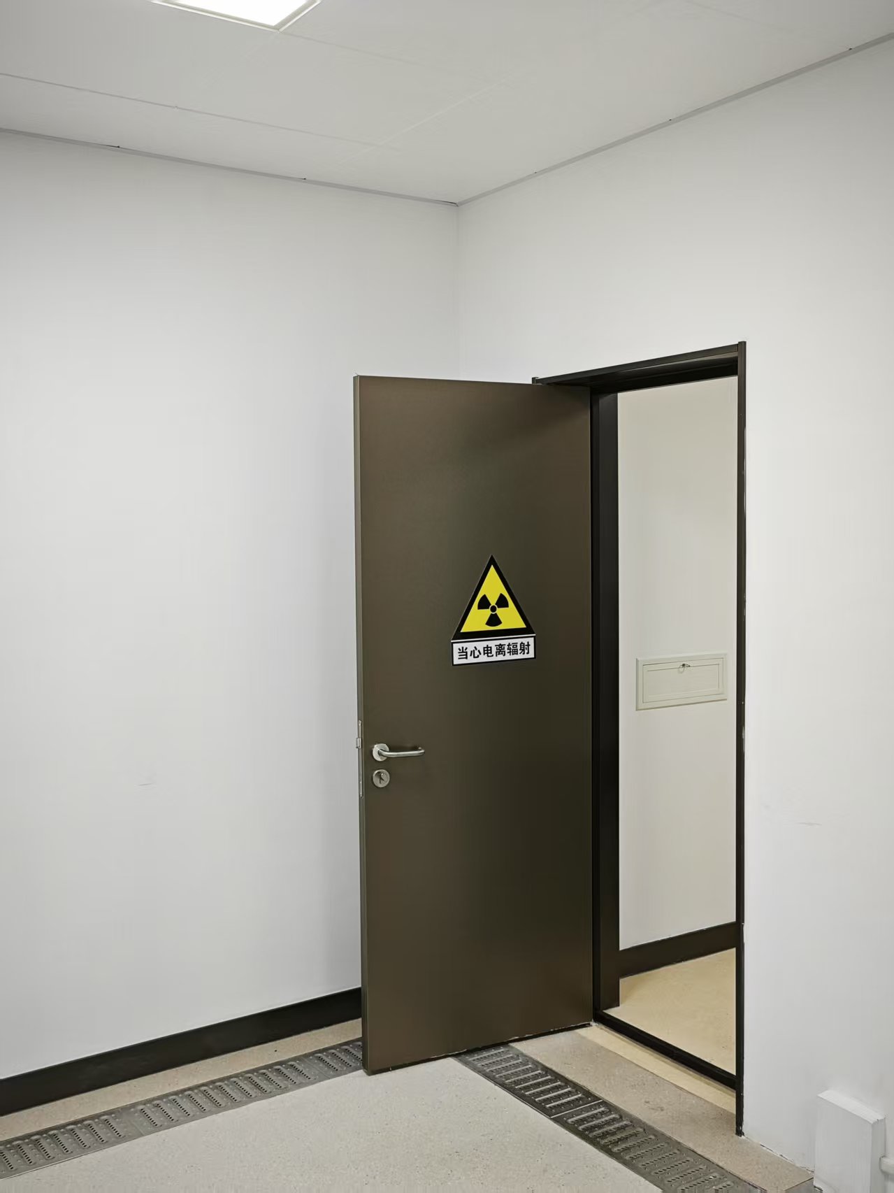 平凉CT室手动单开防护铅门